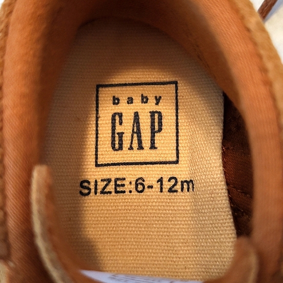 Baby Gap tan soft sole moccasins with fringe detail - Picture 2 of 5